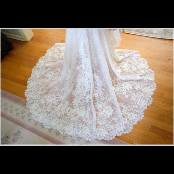 Martina Liana 967 wedding gown purchased in 2018. - Picture 3 of 5